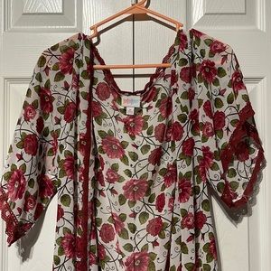 Pretty Rose medium cover with lace trim